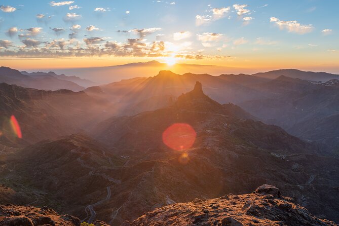3-Hour Hiking Experience in Roque Nublo - Gear and the included picnic: what you get and what it means