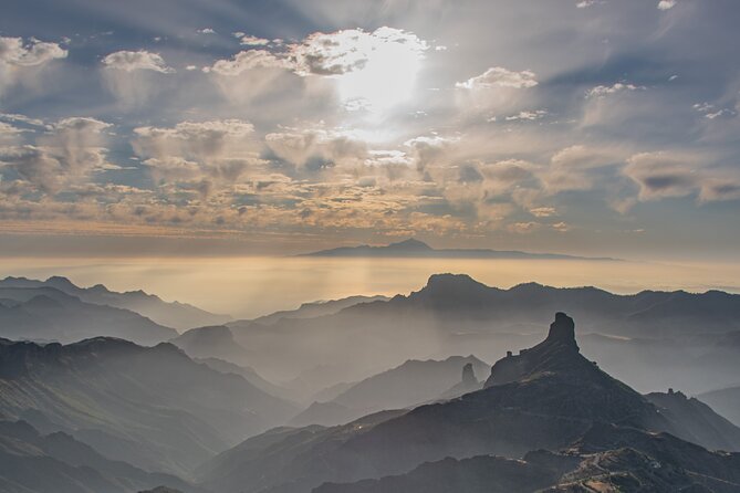 3-Hour Hiking Experience in Roque Nublo - Starting at the parking lot, then the gentle climb to Roque Nublo
