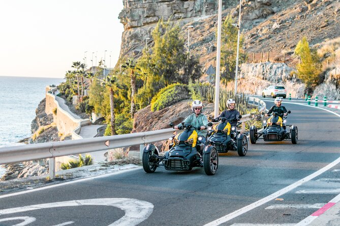 3 wheels motorcycle Coast Tour - Ryker - Gran Canaria Maspalomas - Playa de Amadores viewpoint: the hill ride for sunset views