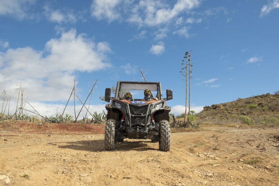 Anfi beach: Guided Buggy Tour. - The instructor tutorial and goggles: how the tour keeps it fun, not chaotic