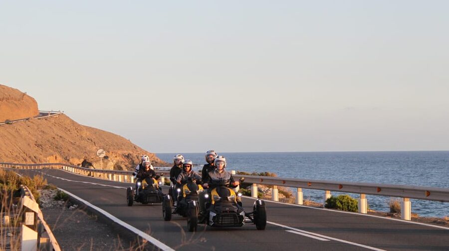 Can-am Ryker moto / buggy / quad Tour: Coast (Maspalomas) - The sunset stop above Amadores: why the timing feels different