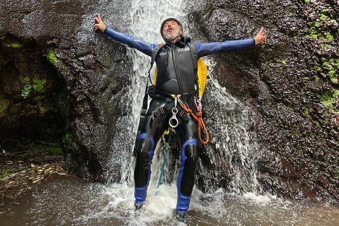 CANYONING aquatic and fun route in Gran Canaria - Aquatic canyon route: green forest pacing and waterfall abseiling