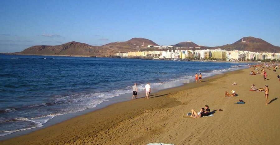 City Treasures Unveiled: 3.5-Hour Las Palmas Cab & Walking - Meeting at Santa Catalina: the practical starting point near the harbor