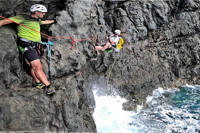 Coasteering Gran Canaria: The Atlantic Mountains Adventure Route - The 35 meter zipline over the waves