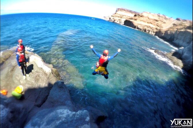Coastering in Gran Canaria (Aquatic Route in the ocean cliffs) - From cliff walking to natural pools: the core itinerary flow
