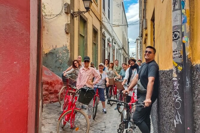 Discover Las Palmas City by Bike in 4 hours - Las Canteras Beach and Santa Catalina Park: Where the Tour Hits the Sea