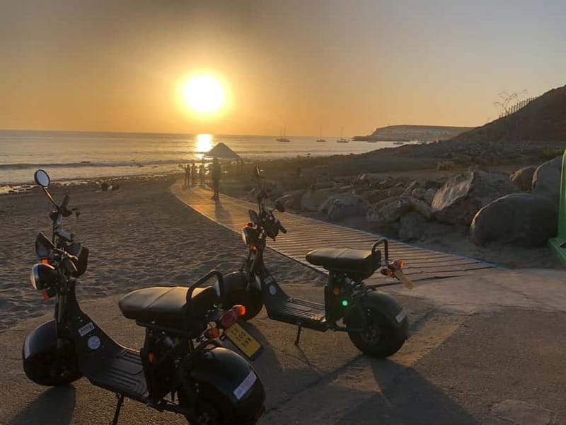 e-Scooter 2 seat City Tour : 1 hour Playa Ingles - Playa del Ingles beach stops and higher-city viewpoints