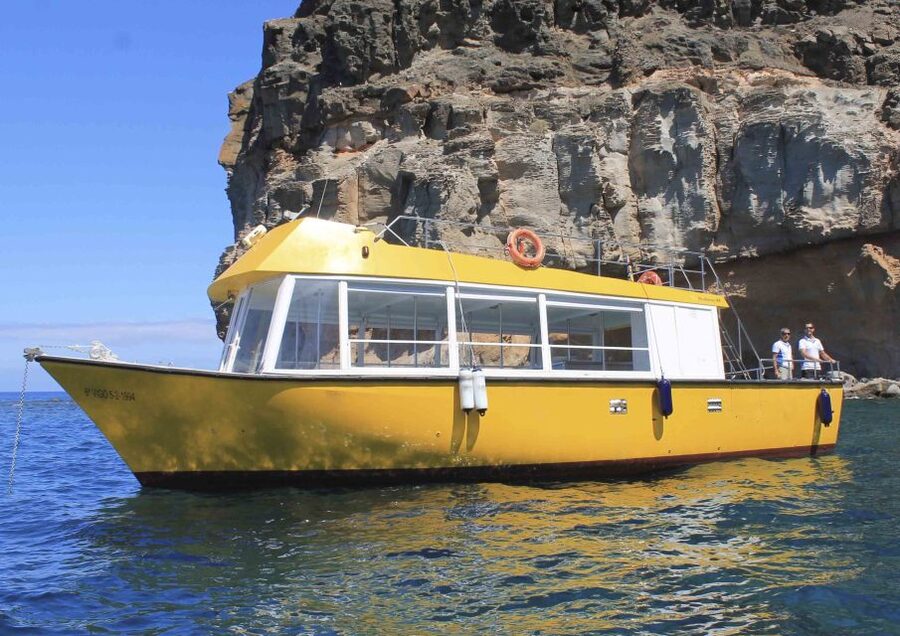 Explore Gran Canaria: Boat Tour with Wine & Food Tasting - Getting there: meeting at C. Explanada del Castillete, by Yellow Submarine