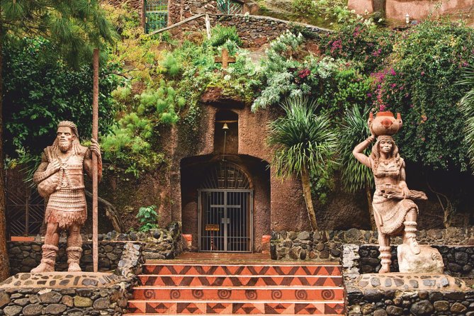 Full-Day Tour Exploring History, Nature and Aloe Vera Farm - Stop 2: Arucas for Rum and Bananas
