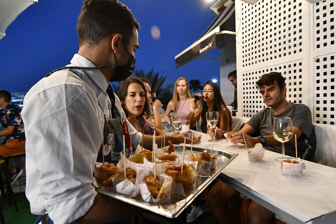Gastronomic Bike Tour through Las Palmas at Night - Why Las Palmas at night works so well for a bike-and-tapas plan