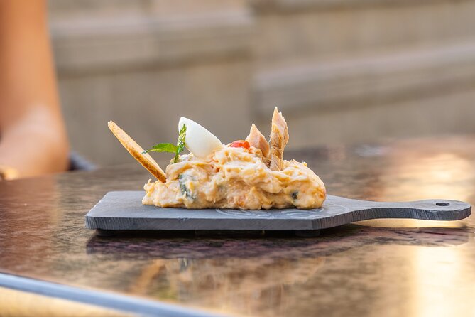 Gourmet Tapas and Wine Tour in the Old Town of Las Palmas - Stop 1: Plaza de Santa Ana, Cathedral Square to Kick Off the Bites