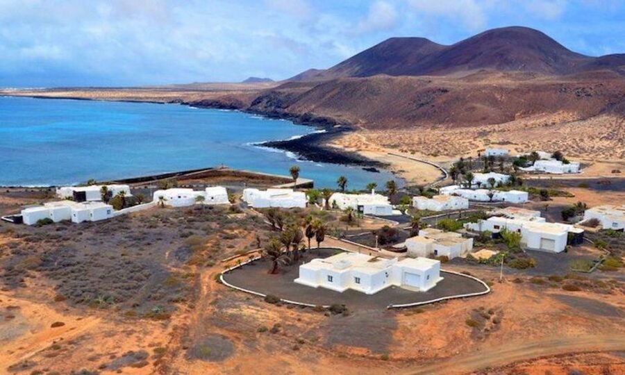 Graciosa Island: Jeep Safari Playa De las Conchas - Who should book this jeep safari, and who should skip it