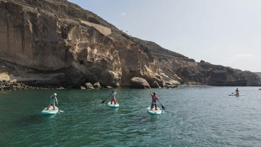 Gran Canaria : 2h Stand Up Paddle board lessons - Arguineguín from a board: the views are part of the lesson