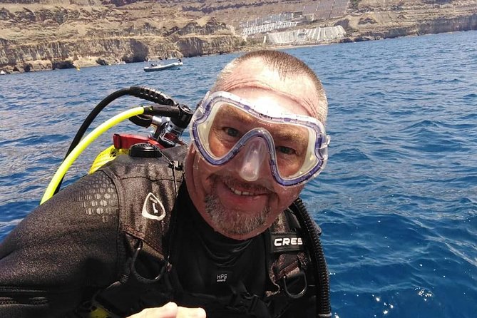 Gran Canaria 3 days / 6 dives in Various Locations - Getting set up at 8:30am: the pace that makes the day work