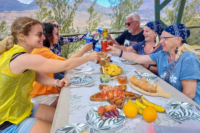 Gran Canaria Cave, Oasis, Red-gorge Adventure & cosy Picnic - Stop 3: Montana de Aguimes and the Aboriginal Caves Hike