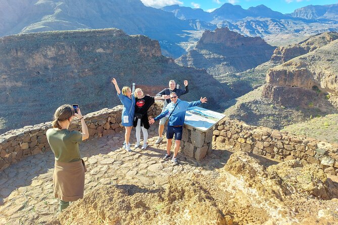 Gran Canaria Cave, Oasis, Red-gorge Adventure & cosy Picnic - Stop 6: Mirador La Sorrueda Oasis Trail and Water Notes