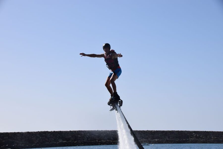Gran Canaria: Flyboard Session at Anfi Beach - How to keep balance when the board starts pulling you upward