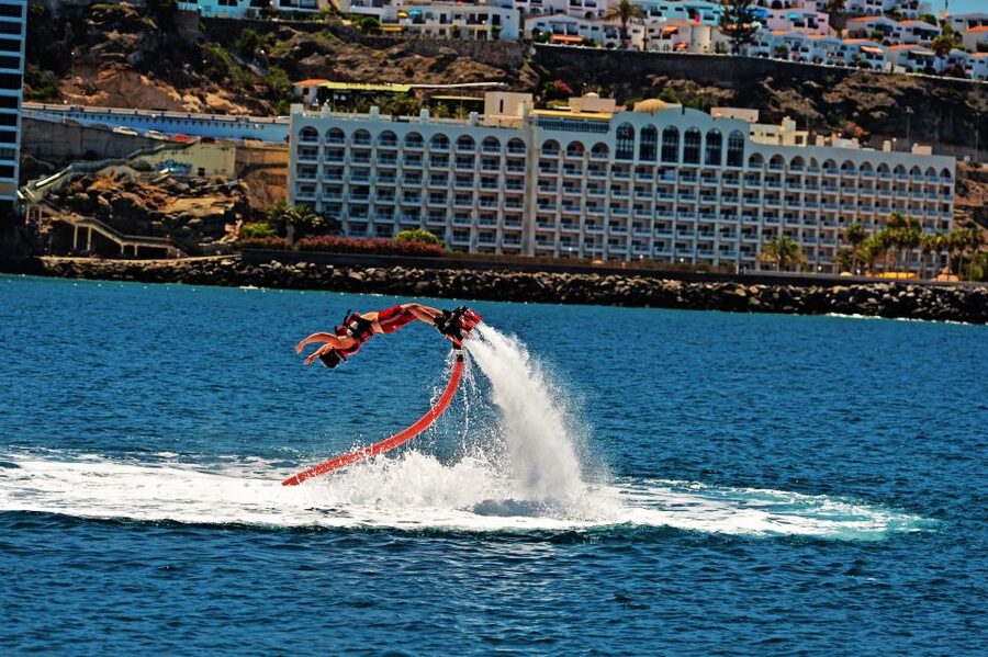 Gran Canaria: Flyboard Session at Anfi Beach - What you actually wear and how the flyboard system works