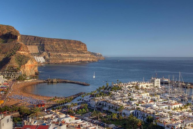 Gran Canaria Private Transfer from Puerto Rico to Las Palmas (LPA) airport - Premium sedan, minivan, or minibus for up to 15 people