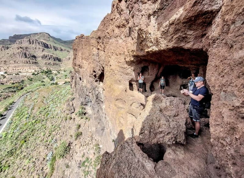 Gran Canaria: Red Gorge, Cave, Oasis Adventure Tour & Picnic - Barranco de las Vacas: the Red Gorge ravine that makes geology feel personal