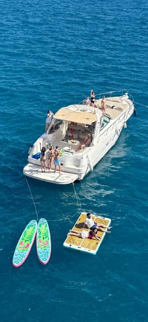 Gran Canaria: Shared yacht excursion with beverages, lunch and snorkeling - Lunch-style appetizer and the drink rhythm after you swim