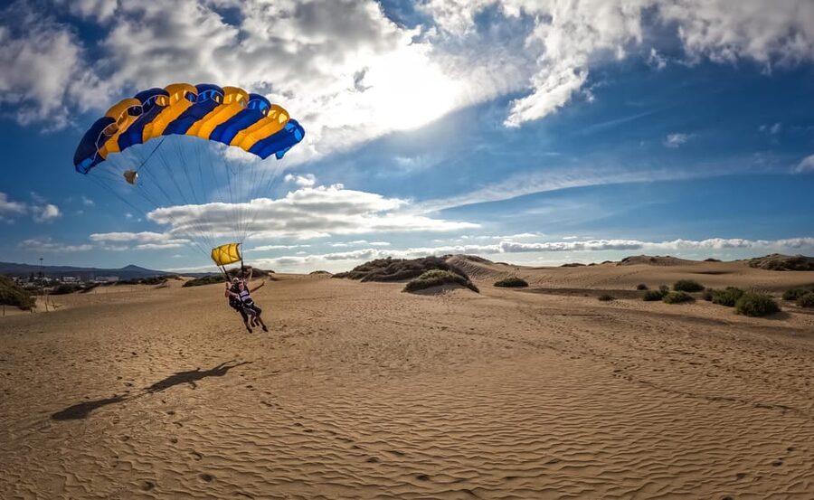 Gran Canaria : Skydiving over Maspalomas Dunes - Where you start: iJump in Playa del Inglés, check-in, and the paperwork part
