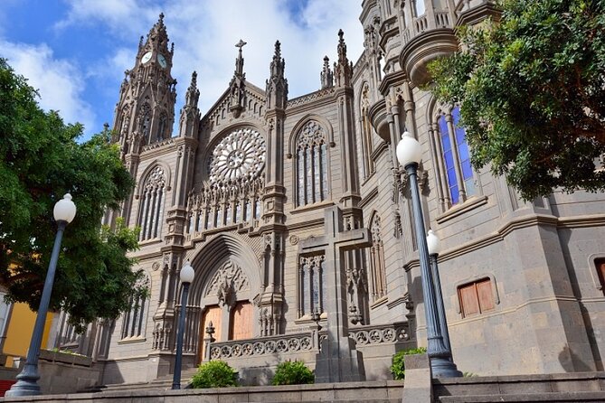 Guided tour: Discover Gran Canaria - Lunch, Comfort Stops, and the Realities of Commercial Stop Times