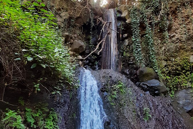 Hiking in Waterfalls & Rainforest with local guides: Sky Rebels - What you should wear and pack for a comfortable waterfall day