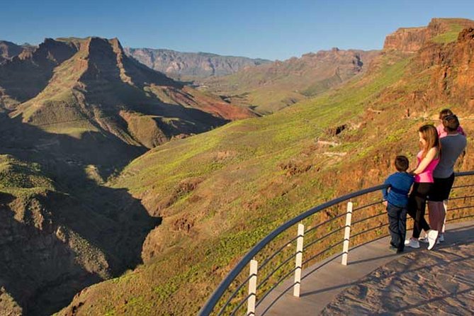 Jeep Tour 4x4 in Gran Canaria - Guides Like Charles, Roger, Luis, Fabian, and Jose Make the Difference