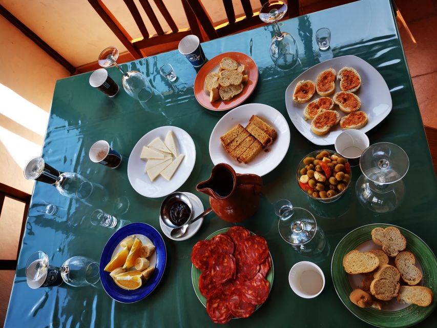 Las Palmas: 100% Local Tapas & Beach views - Meeting Near Plaza de España and What the 2-Hour Walk Feels Like