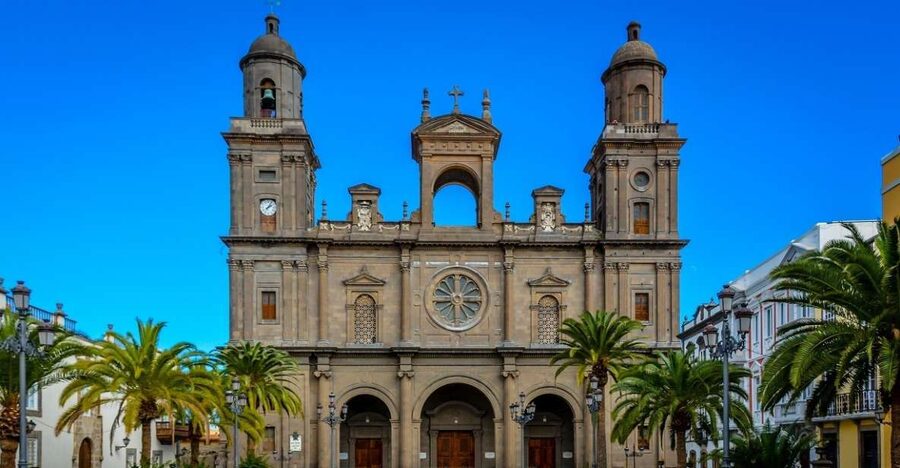Las Palmas, Botanical Gardens and Bandama Volcano Tour - Starting in Vegueta, Getting Your Bearings Fast