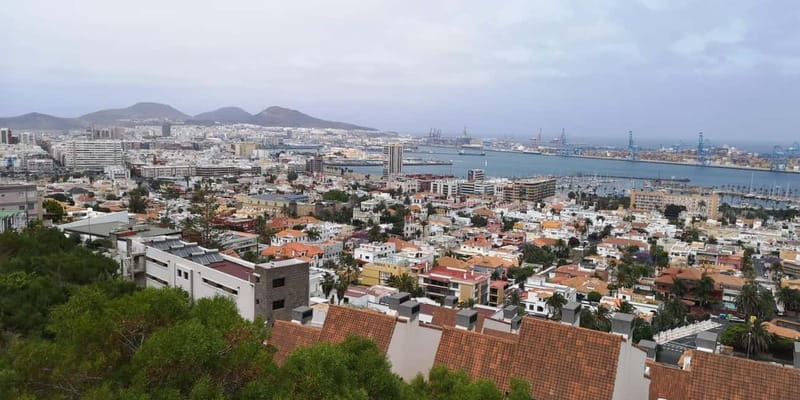 Las Palmas: City, Harbor, and Beach Walking-Hiking Tour - Markets and Lively Squares: Where the Tour Shapes Your Food Stops