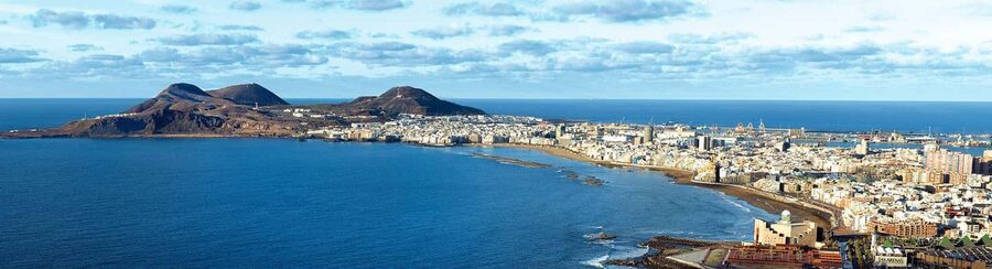 Las Palmas: City, Harbor, and Beach Walking-Hiking Tour - Playa de Las Canteras Promenade, Sun Air and an Easy Pace