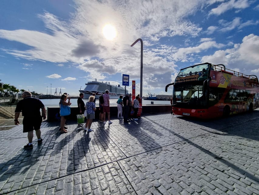 Las Palmas: City Sightseeing Hop-On Hop-Off Bus Tour - Las Canteras Beach: the best place to finish with your feet on sand