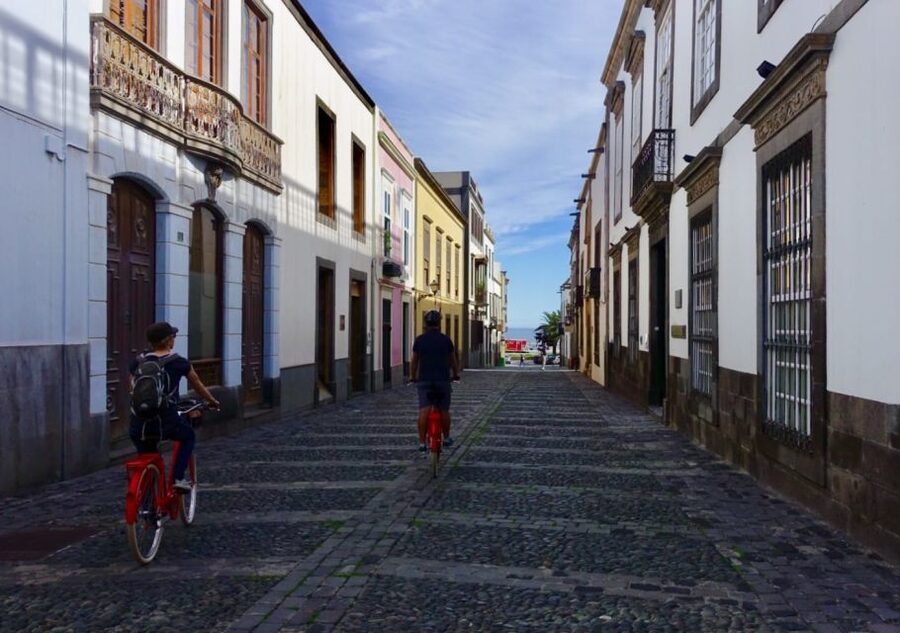 Las Palmas de Gran Canaria: Guided City Tour by Bike - Price and value: is $41 for 4 hours actually fair?
