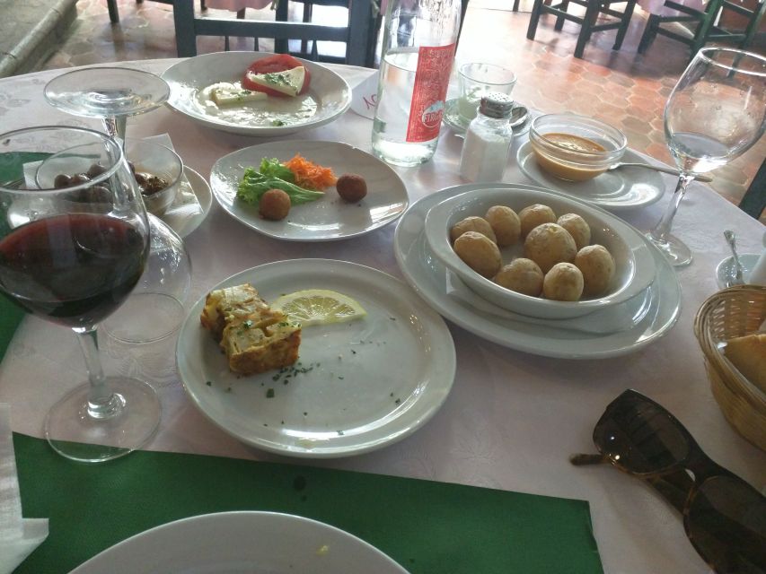 Las Palmas: Private Old City Guided Walking Tour with Tapas - Should You Book This Las Palmas Old City Private Tour?