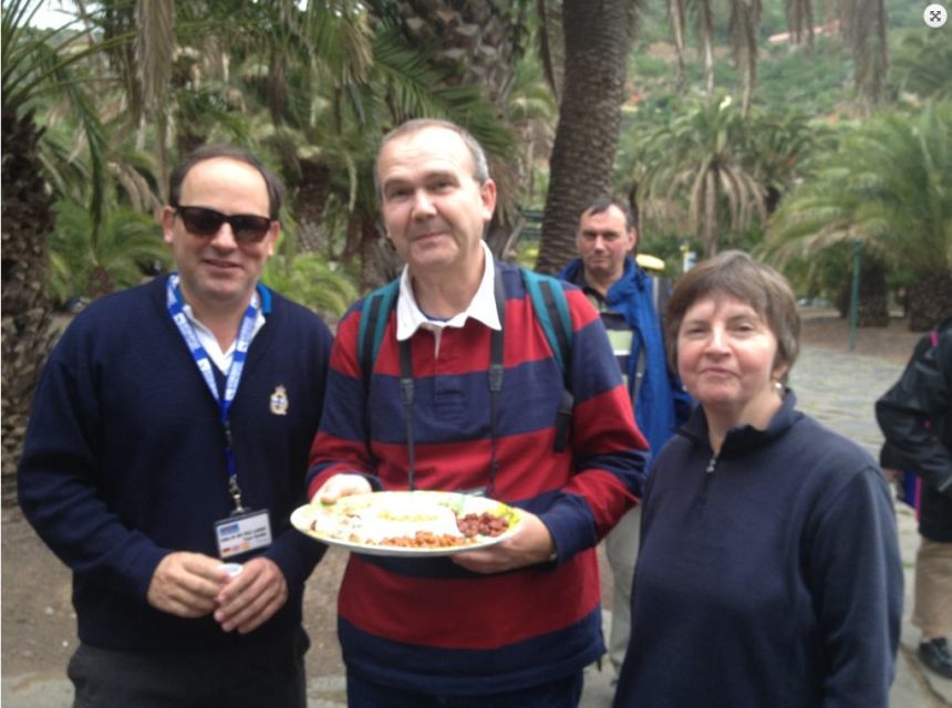 Las Palmas: Private Old City Guided Walking Tour with Tapas - Private Means Personal: How the Guide Shapes the Tour