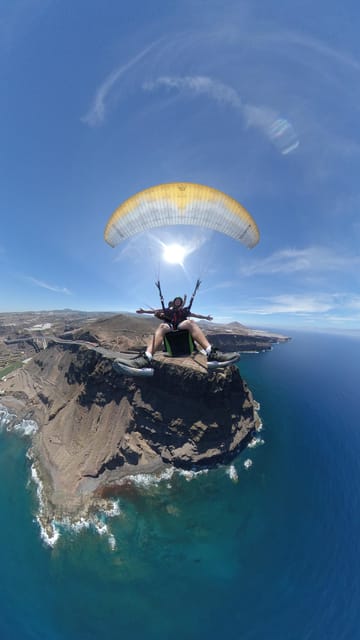 Las Palmas: tandem paragliding flights for everyone - Helmets, insurance, and what’s included for the money