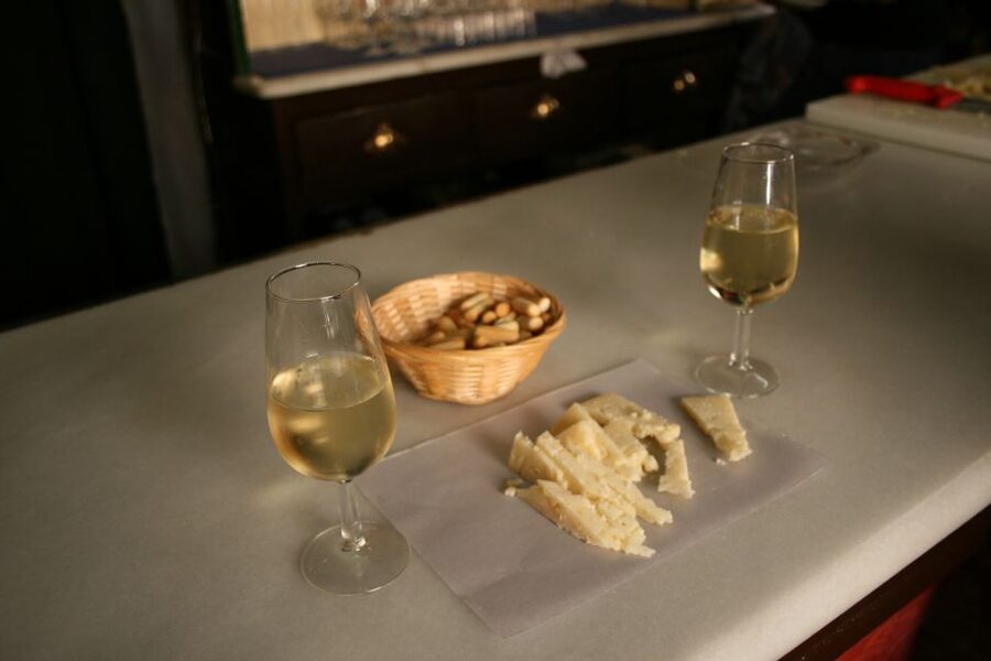 Las Palmas: Tapas and Drinks in the Beauty of the Old City - How the guide makes it more than just eating