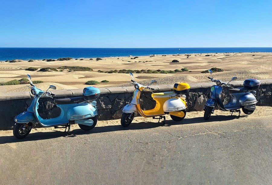 Maspalomas and Las Palmas: electric vintage scooter for rent - Two-Person Riding and the Fit Rules You Should Not Ignore
