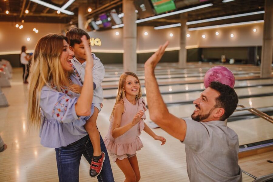 Maspalomas: Bowling Session Entry Ticket at Holiday World - The lanes, the shoes, and the “don’t forget” list
