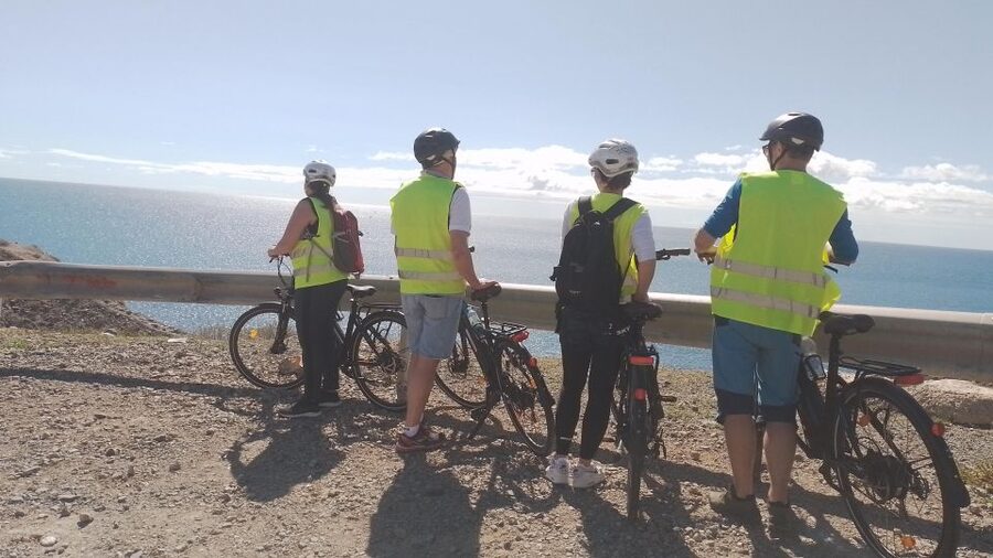 Maspalomas: E-Scooter or E-Bike Tour+Western Town Sioux City - What to bring, what to wear, and small rules that affect comfort
