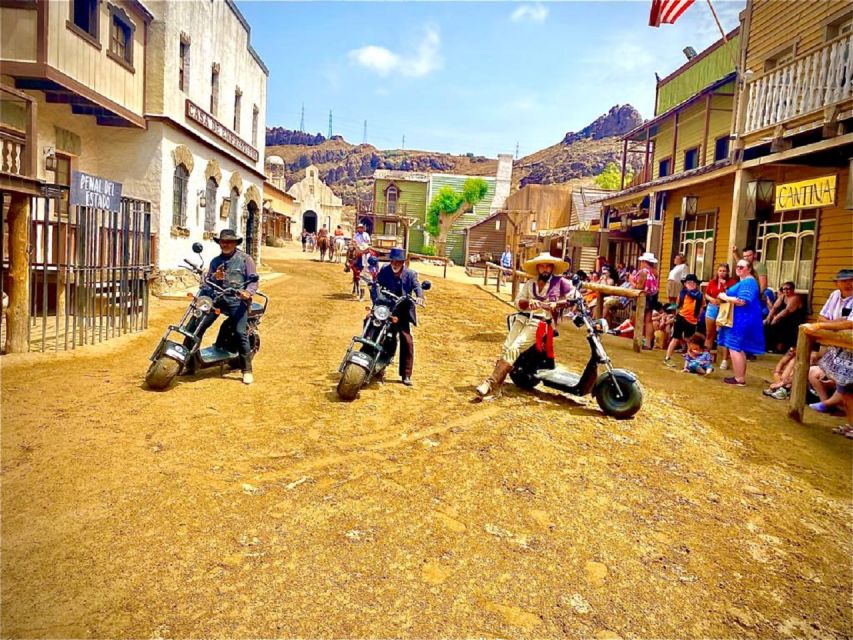 Maspalomas: E-Scooter or E-Bike Tour+Western Town Sioux City - Sioux City Western Town: what you actually see and how the shows work