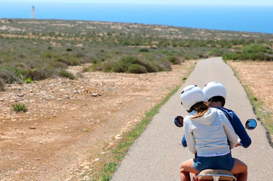 Maspalomas: Rent a 125 cc Scooter 2 seater in Gran Canaria - Getting started at Playa del Inglés: location, helmets, and the quick reality check