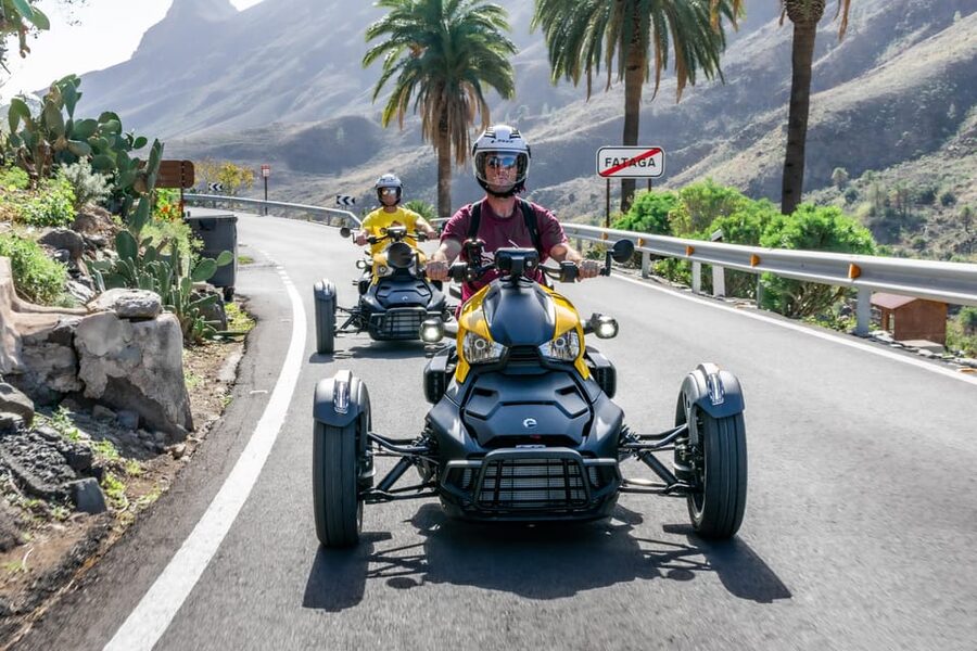 Maspalomas: Ryker Moto Tour to Fataga (Mountain buggy) - Getting up to speed at the garage, with Adrian doing the teaching