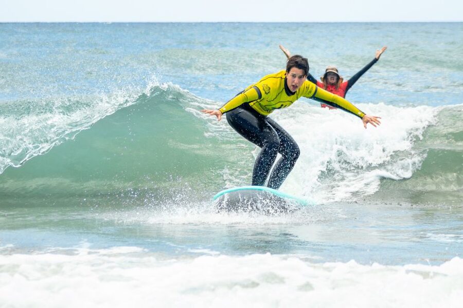 Playa del Inglés Maspalomas: High Quality Surf Classes - In the water: small groups, constant assistance, and safer first rides
