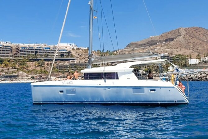 Private 5 hour catamaran cruise in south of Gran Canaria - Calm bays for swimming, snorkeling, or paddleboarding