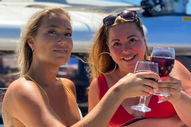 Private 5 hour catamaran cruise in south of Gran Canaria - On board with the Lagoon 421, comfort you feel right away