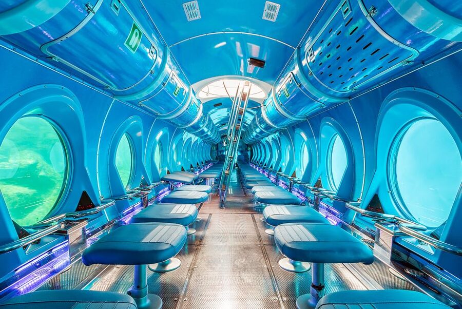 Puerto de Mogán: Submarine Tour - Screens and audio: how the tour keeps you oriented the whole time
