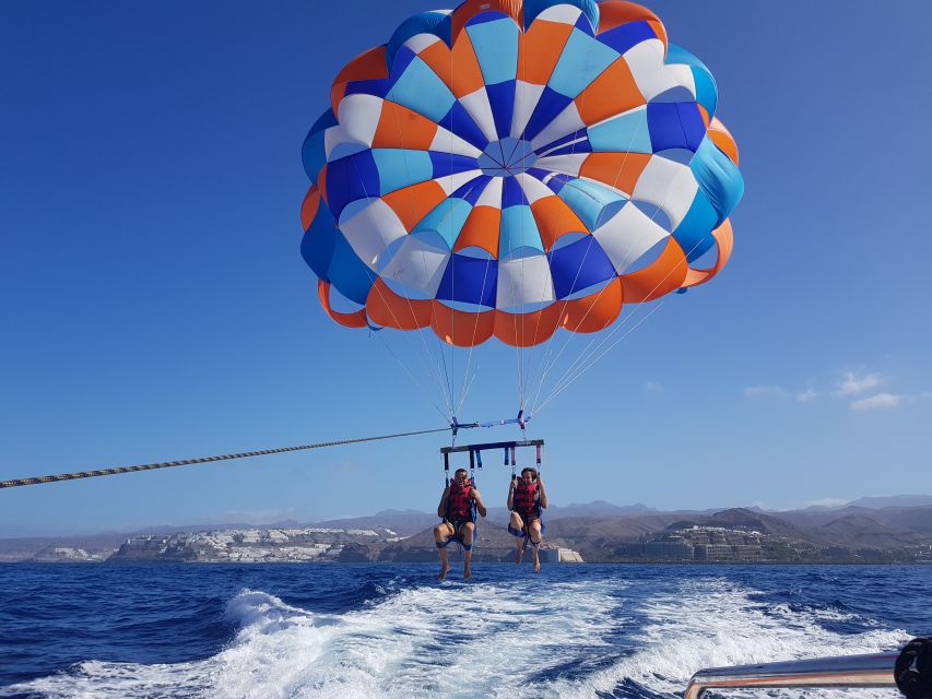 Puerto Rico de Gran Canaria : Parasailing - Boat ride and crew style: professionalism with a sense of fun
